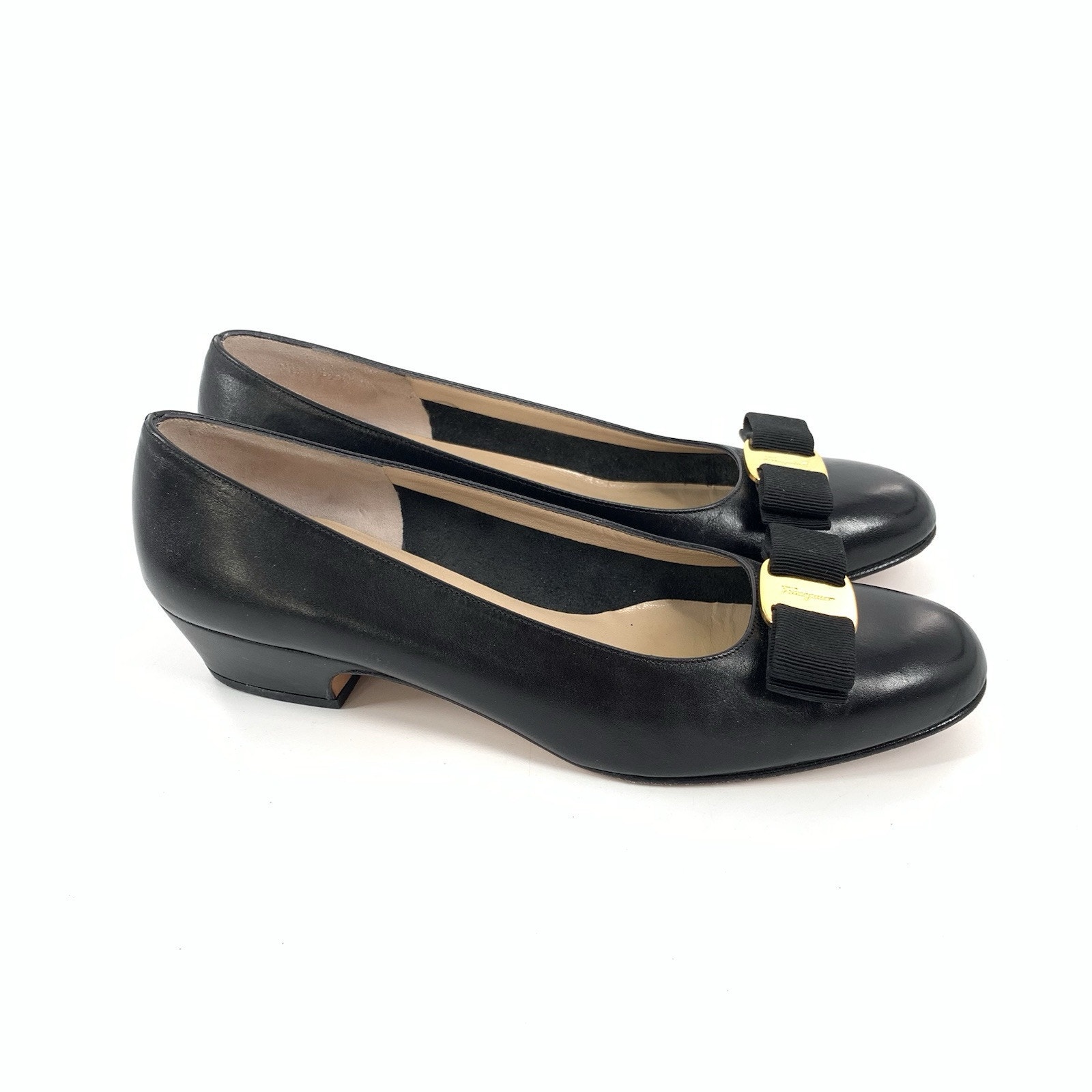 $850 Salvatore Ferragamo Vara Bow Toe Low Ballet Pumps 8.5 Black Gold Luxury